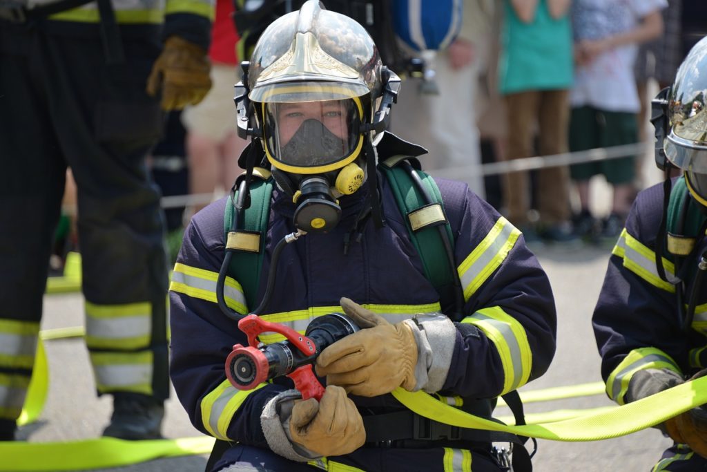 fire fighters, respiratory protection, feuerloeschuebung-515776.jpg